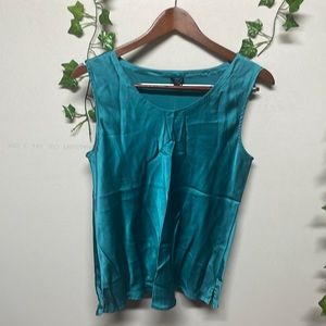 Beautiful top size L, Turquoise Color, ideal for summer